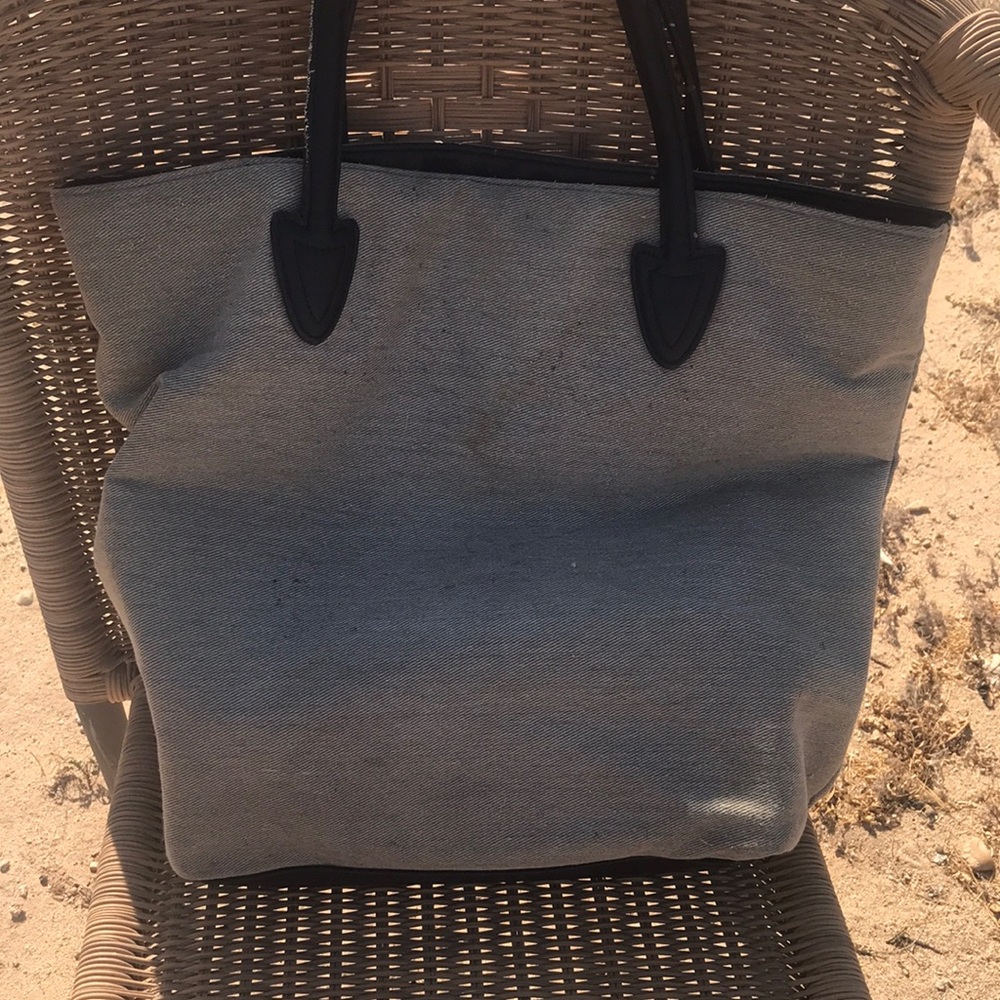 Miss Me Gray Wing Embroidered Tote Bag - Picture 2 of 6
